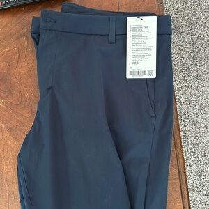 New with Tag, Unworn Lulu Lemon Commission Pant. 28L and 38W